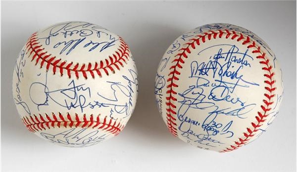 June 2005 Internet Auction - 1998 MLB Home Run Chase Team Signed Baseballs(Cardinals & Cubs)
