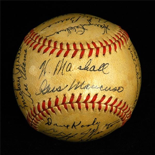 Autographs Baseball - 1942 New York Giants Team Signed Baseball with Ott