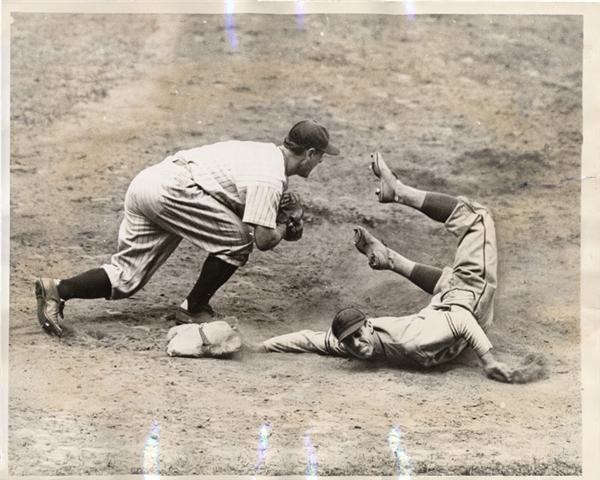 Babe Ruth and Lou Gehrig - LOU GEHRIG (1903-1941) : Guarding the Line, 1935