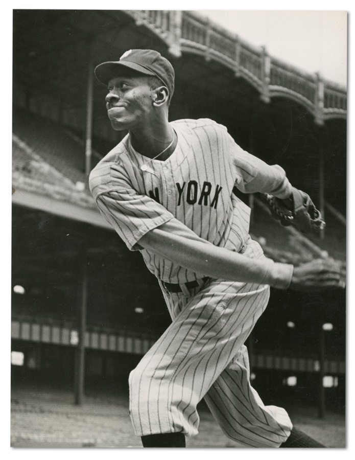 Negro League, Latin, Japanese & International Base - Satchel Paige New York Black Yankees Photograph