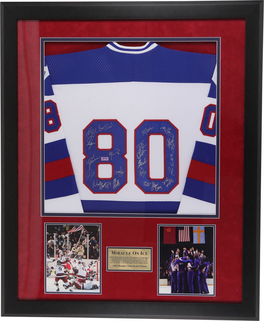Hockey - 1980 USA Hockey "Miracle on Ice" Team Signed Jersey Display (Grandstand)