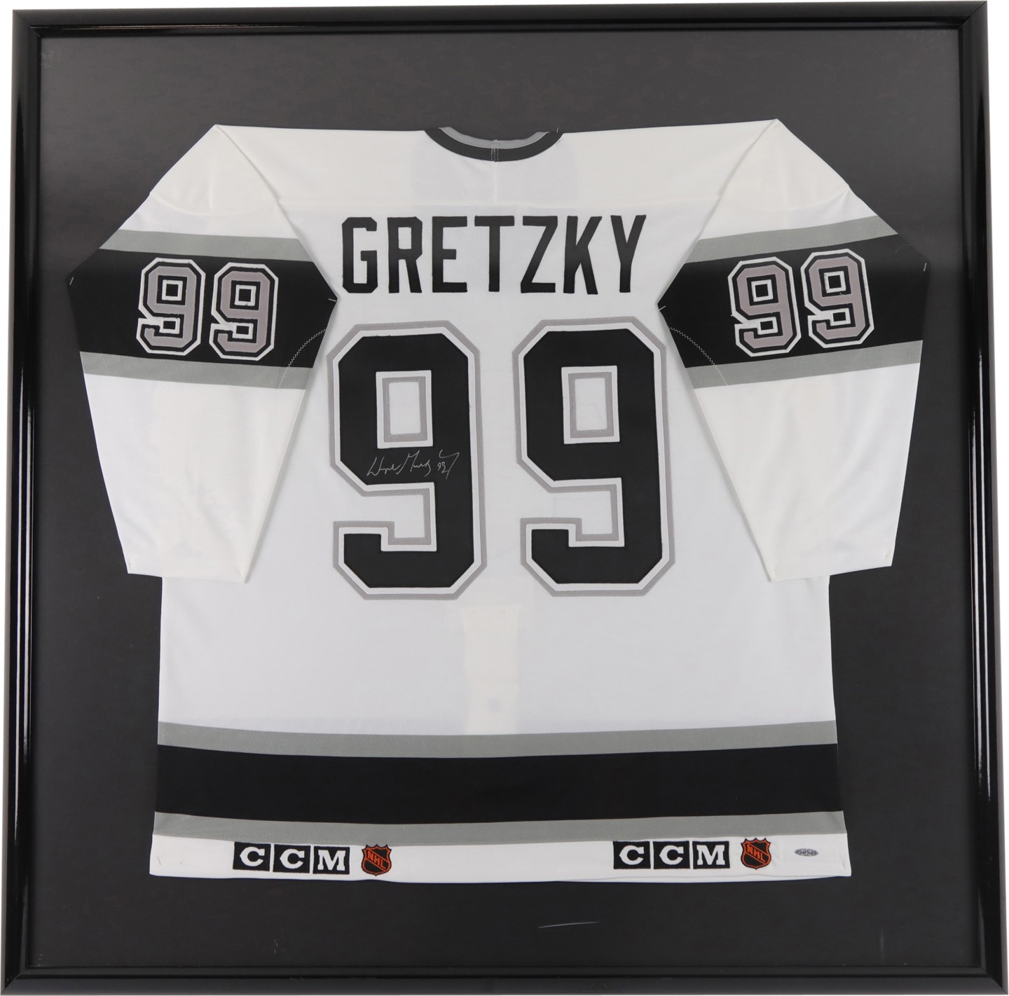 Hockey - Wayne Gretzky Los Angeles Kings Signed Jersey Display (UDA)