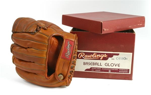 January 2005 Internet Auction - Ken Boyer Glove in Box