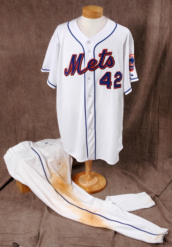 Equipment - 2003 Mo Vaughn Game Worn Mets Home Jersey And Pants
