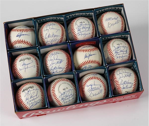 - 1989 Chicago Cubs Team Signed Baseball 
Collection Of 221