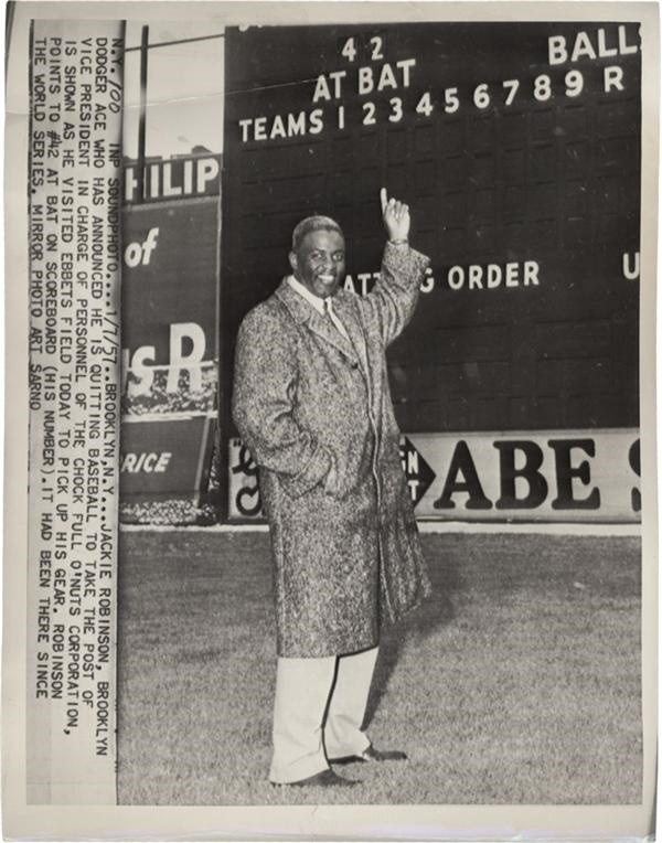 Jackie Robinson & Brooklyn Dodgers - Jackie Robinson Says Goodbye to Ebbets Field (1957)