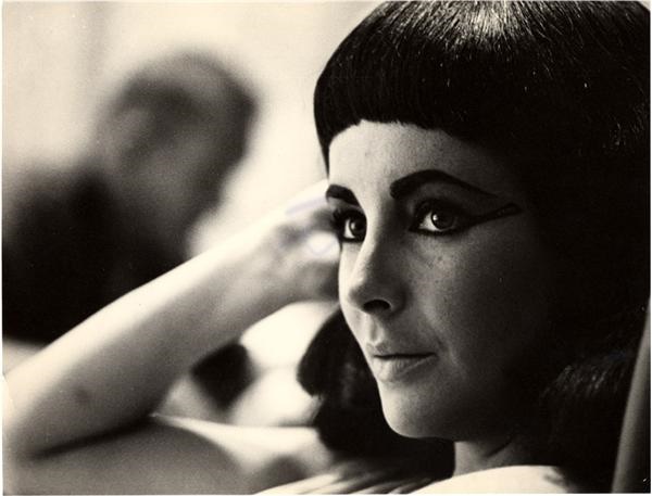 Hollywood Babylon - Liz Taylor in Cleopatra (1963)