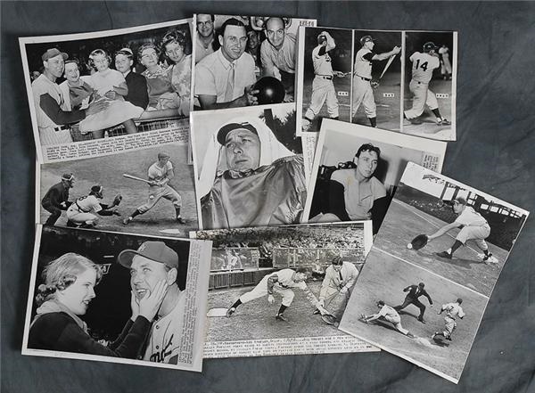 Jackie Robinson & Brooklyn Dodgers - The Gil Hodges Collection (12 photos)