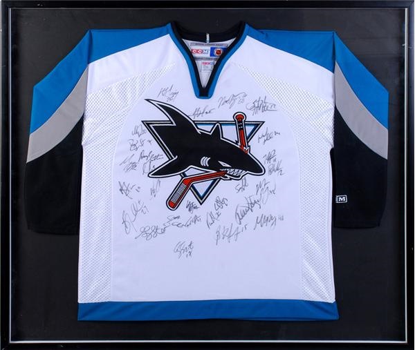 Hockey Autographs - 2001-02 San Jose Sharks Team Signed Jersey