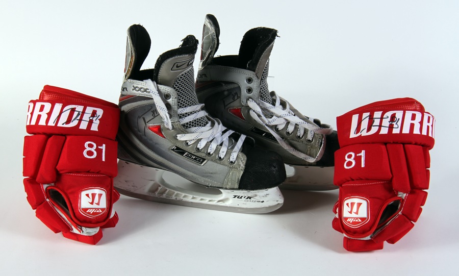 Hockey - Marian Hossa Detroit Red Wings Game Worn Skates and Gloves