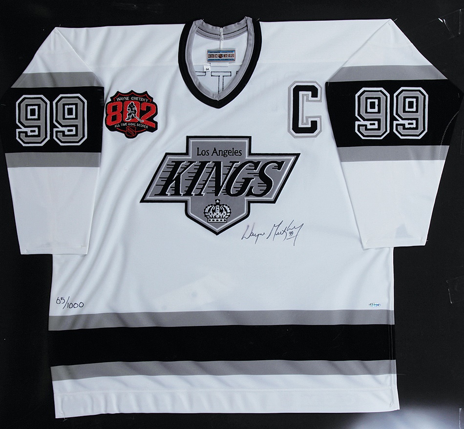 Hockey - Wayne Gretzky Los Angeles Kings & Gordie Howe Detroit Red Wings Signed Upper Deck Authenticated Jerseys (2)