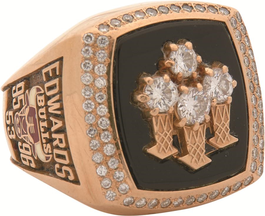 - 1995-96 Chicago Bulls NBA World Championship Player's Ring from James Edwards - Greatest Season Ever