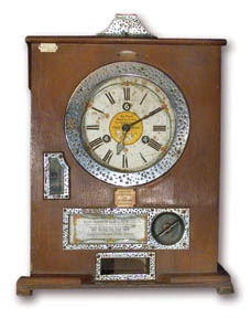 - Big Hand On The Red British Clock Slot Machine