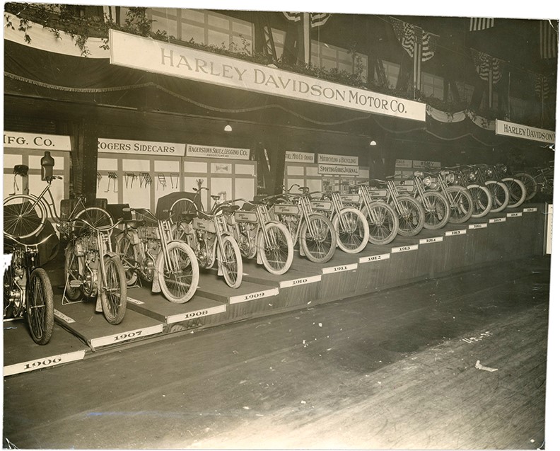 Harley Davidson Vintage Display of 1906-1919 Bikes