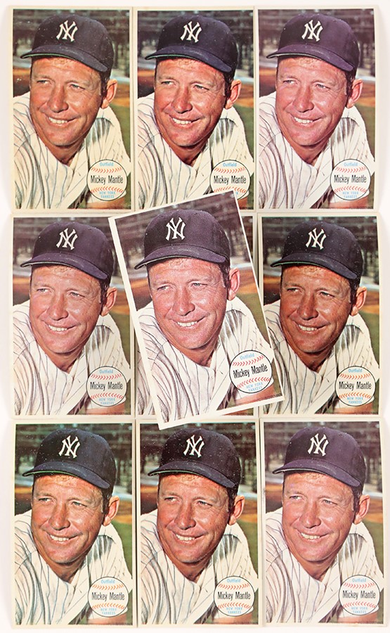 - Lot of 1964 Topps Giant Mickey Mantle Cards (10)