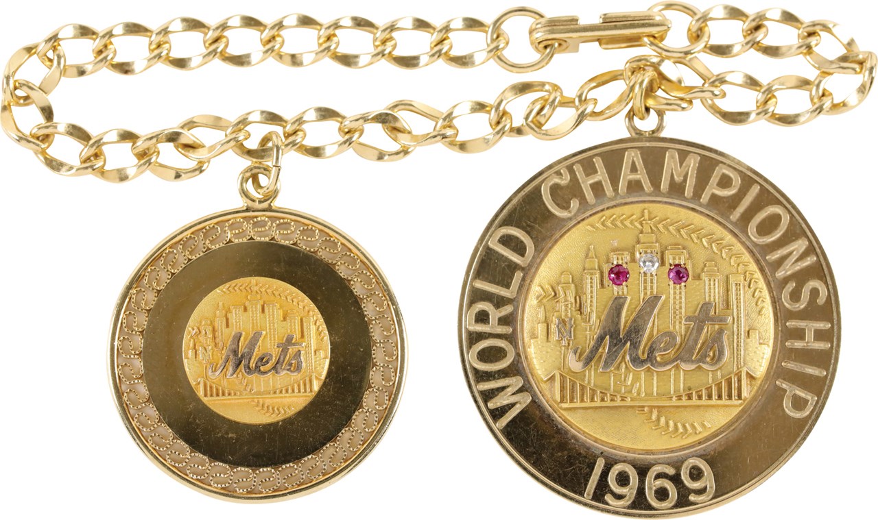 - 1969 World Series Champions & 1973 N.L. Champions New York Mets Bracelet
