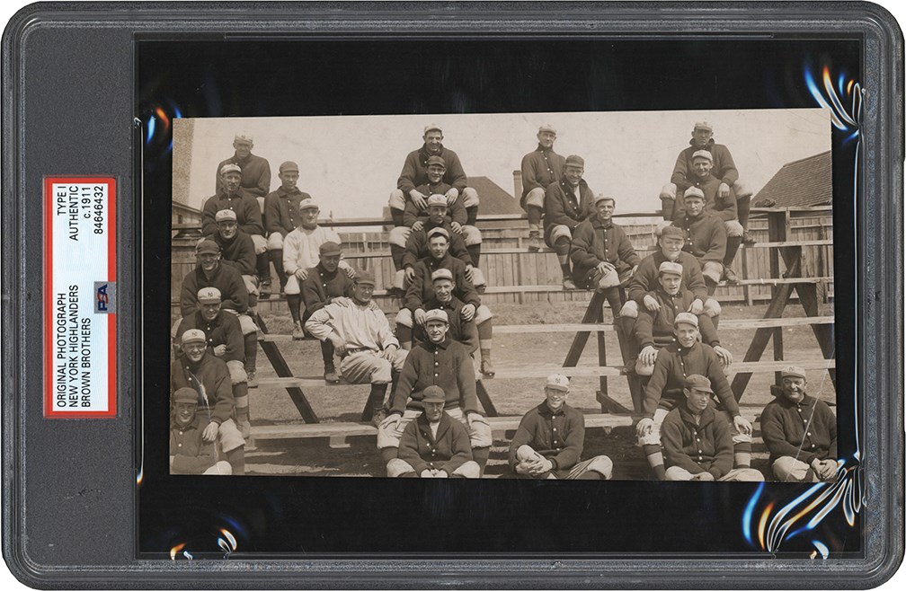 - 1911 New York Highlanders (Yankees) Team Photograph (PSA Type I)