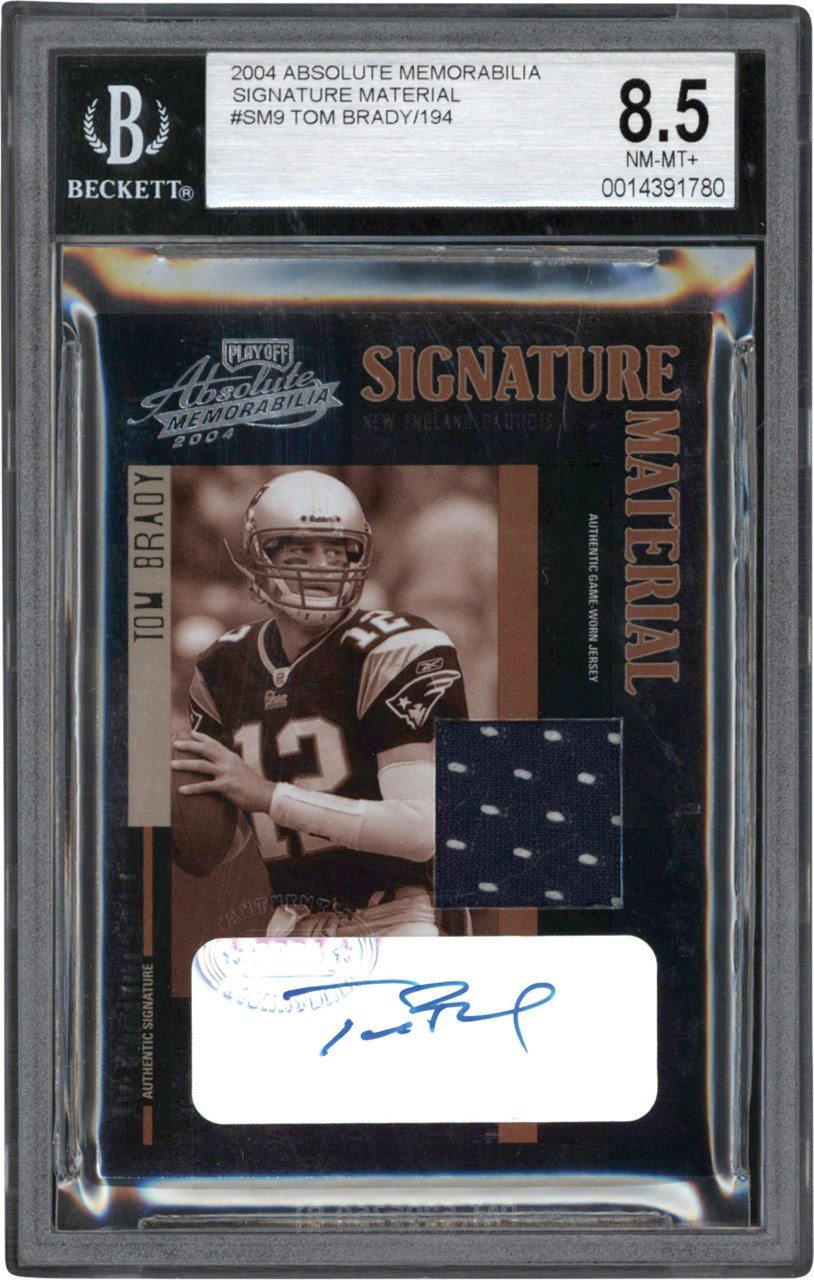 - 004 Absolute Memorabilia Football Signature Material #SM9 Tom Brady Autograph Jersey Card #66/194 BGS NM-MT+ 8.5 Auto 10