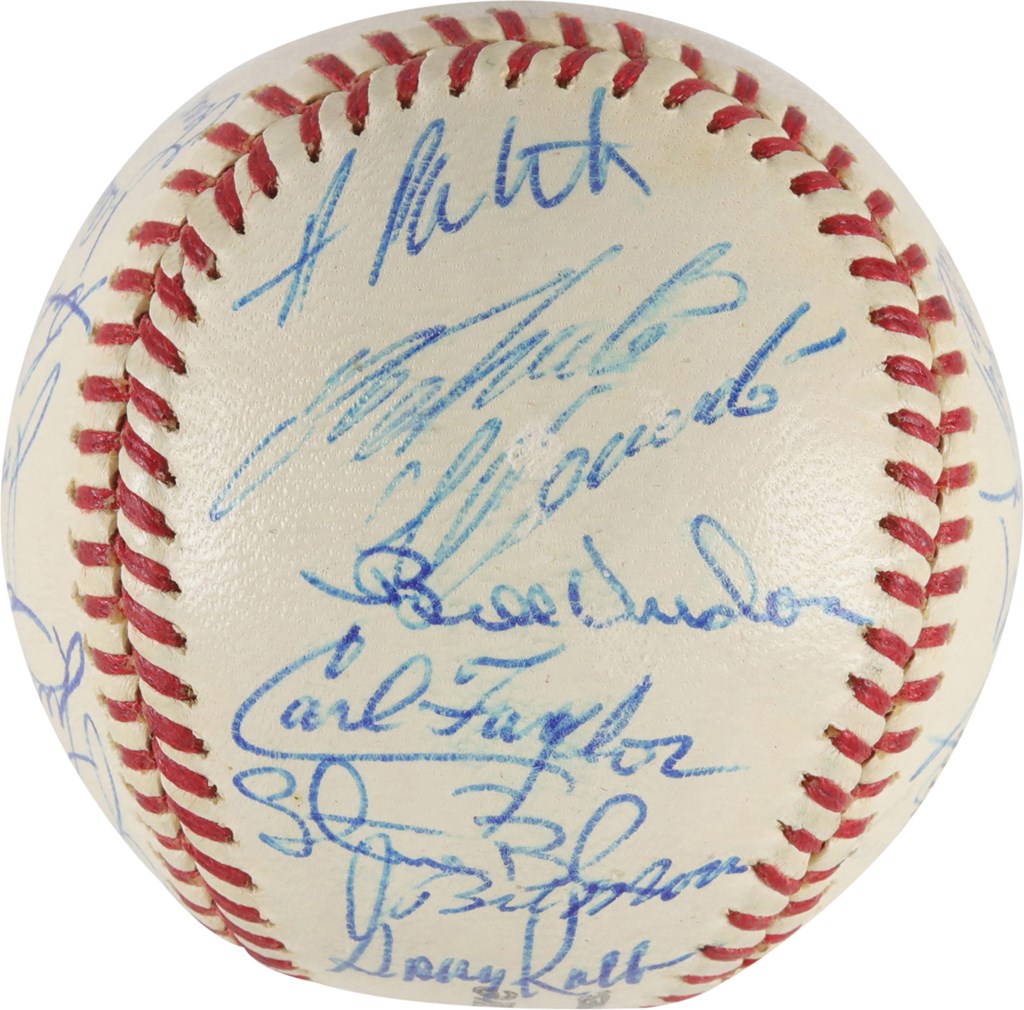 - High Grade 1968 Pittsburgh Pirates Team Signed Baseball w/Roberto Clemente