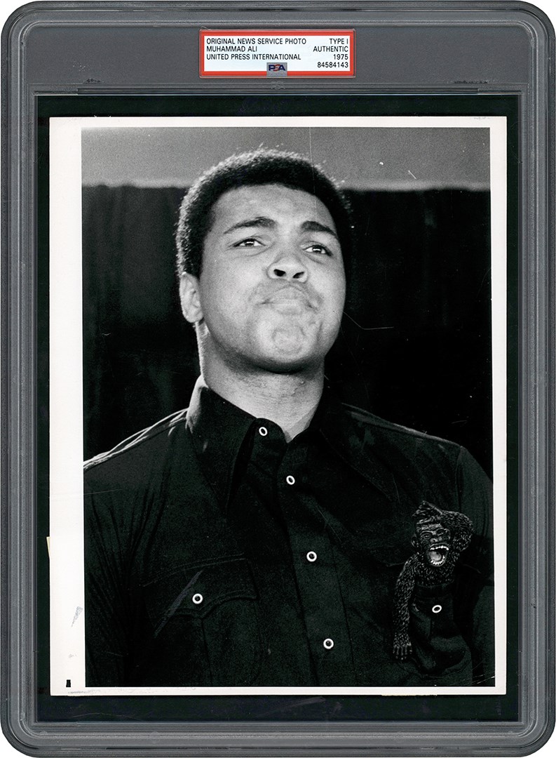 - 1975 Muhammad Ali w/Gorilla in his Pocket PSA Type I Photo