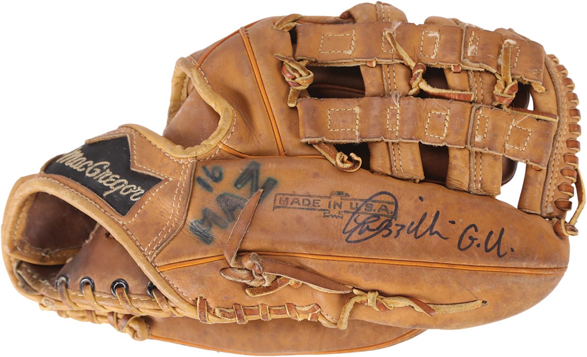 Baseball Equipment - 1978 Lee Mazzilli New York Mets Signed Game Used Glove (Photo-Matched)