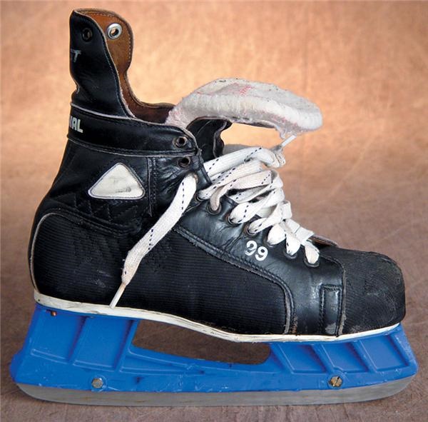 - 1980’s Wayne Gretzky Edmonton Oilers Game Worn Skate
