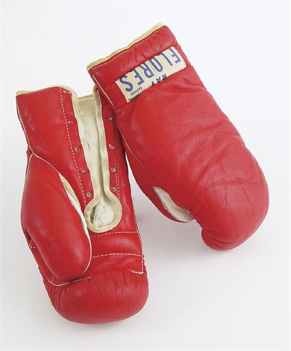 - Sugar Ray Robinson Fight Gloves Worn for Chicago Fullmer Fight
