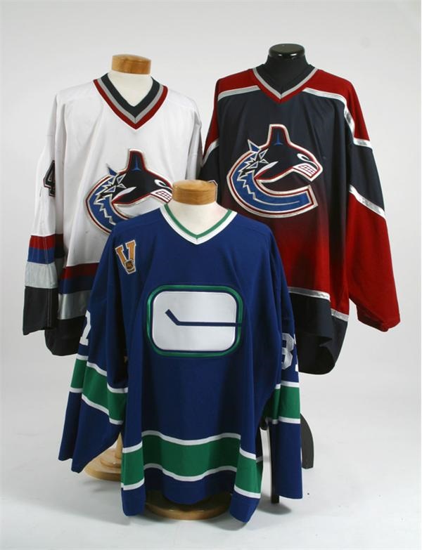 - Vancouver Canucks Game Worn Jersey Collection with Photo-matched Bertuzzi (3)