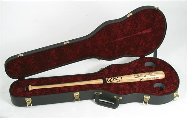 - 1998 Yankees Signed Bat in Gibson Guitar Case