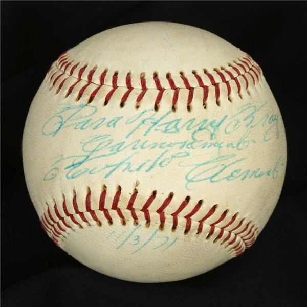 - 1971 Roberto Clemente Single Signed Baseball
