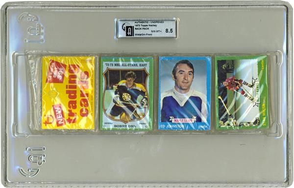- 1973/74 Topps Hockey Rack Pack With Orr & Mikita On Top GAI 8.5