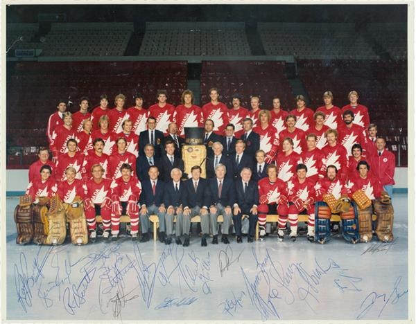 - 1981 Team Canada Signed Team Picture (11 x 14")