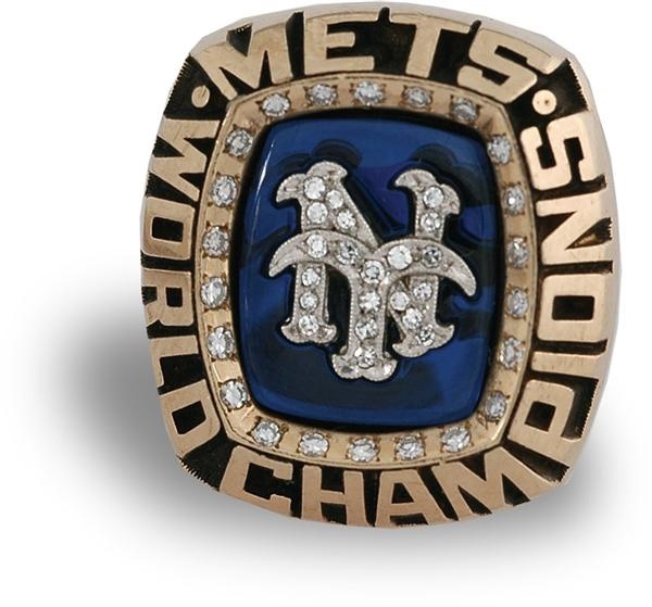 Sports Rings And Awards - 1986 New York Mets World Champions Ring Top