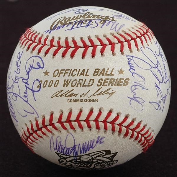 NY Yankees, Giants & Mets - 2000 New York Yankees WS Team Signed Baseball