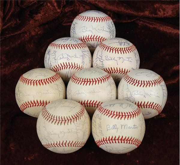 Baseball Autographs - New York Yankees Team Signed Baseball Lot (8)