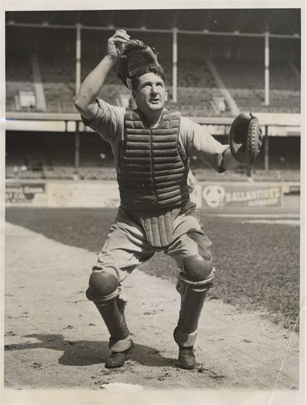 Ernie Lombardi Ready for World Series (1939)