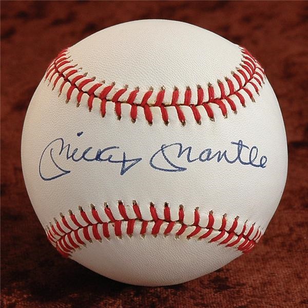 Baseball Autographs - Mickey Mantle Single Signed Baseball PSA/DNA Overall Grade 8.5