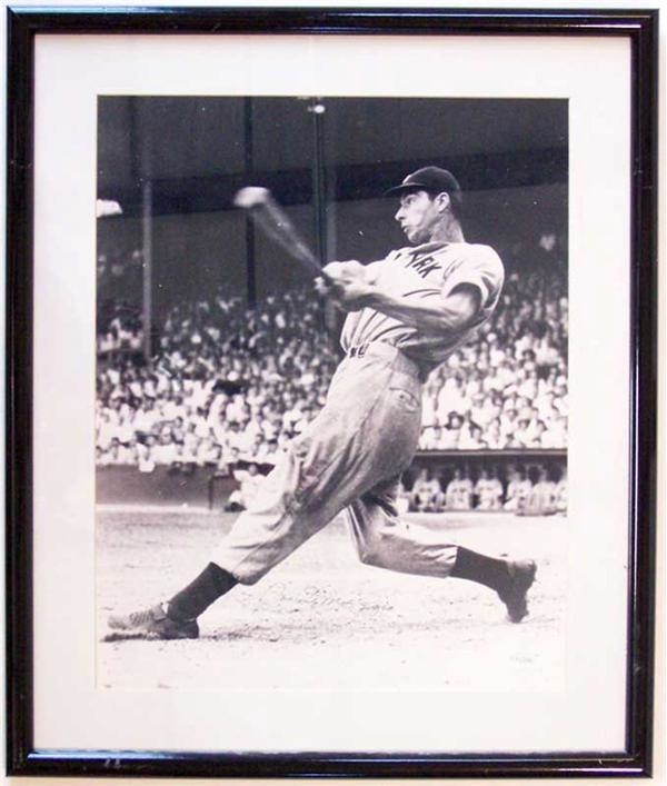 Autographs - Joe DiMaggio Signed Limited Edition 16 x 20'' Photograph 1703/1941