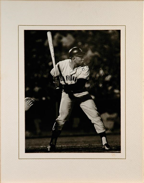 Baseball Autographs - Willie Mays Vintage Signed Photo (8x10")