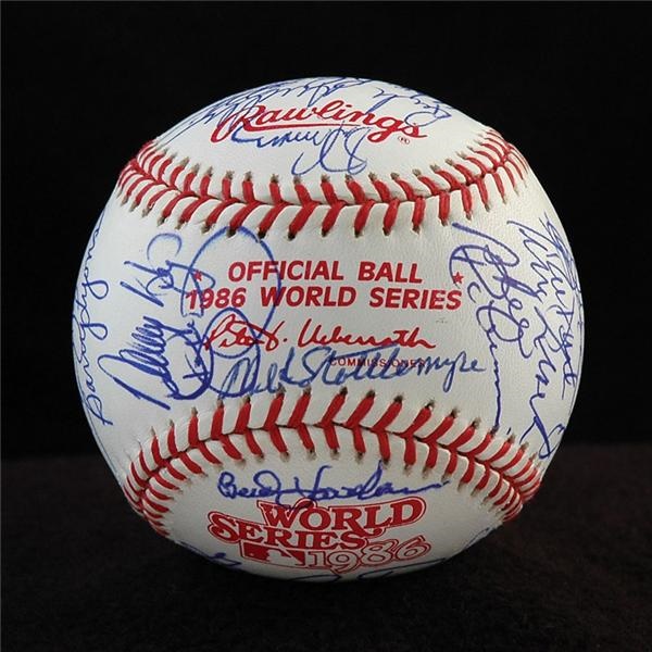 Baseball Autographs - 1986 New York Mets Team Signed World Series Baseball