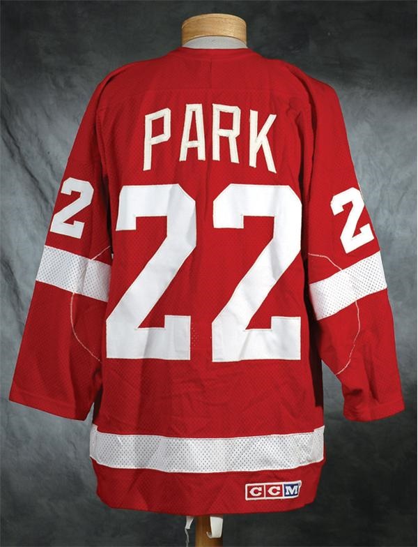 - 1984-1985 Brad Park Detroit Red Wings Team Issued Jersey