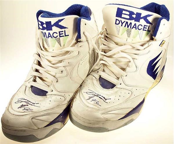 - Derrick Coleman NY Nets Game Used Basketball Shoes