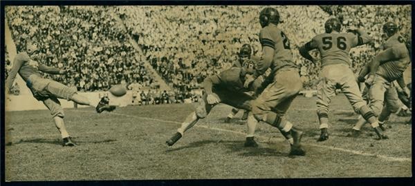 Memorabilia Football - 1937 University of California Football's "Thunder Team" Panoramic Photo