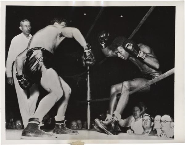 - Robinson and LaMotta boxing photos (2)