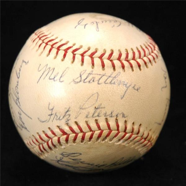 Baseball Autographs - 1972 New York Yankees Signed Baseball w/ Thurman Munson