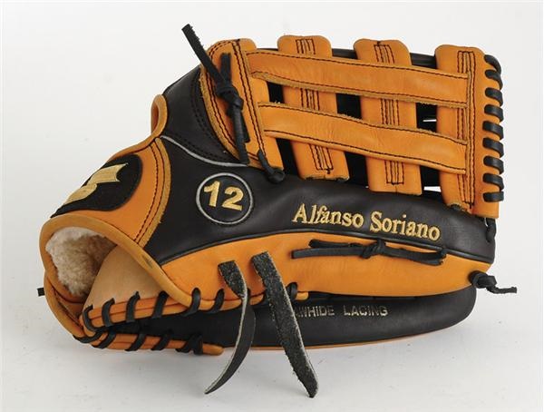 Baseball Equipment - 2006 Alfonso Soriano Game Used Glove