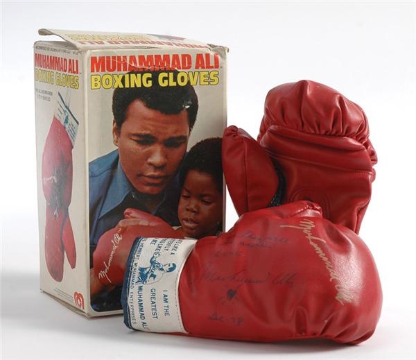 - Muhammad Ali Glove Signed As World Champion