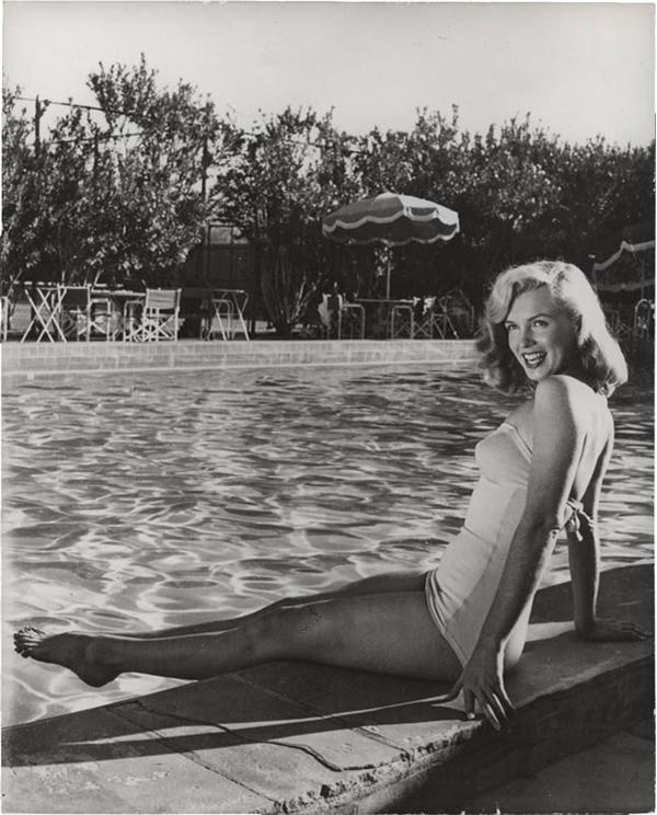 - Awesome Marilyn Monroe Original Publicity Photo
