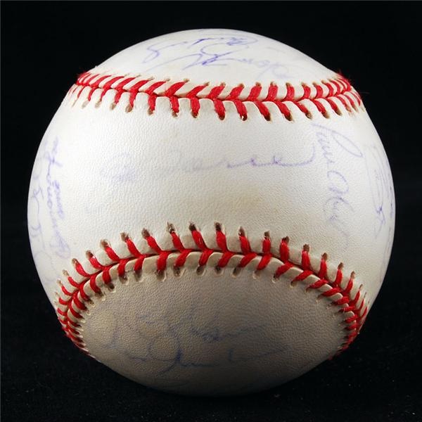Baseball Autographs - 1998 New York Yankees Team Signed Baseball