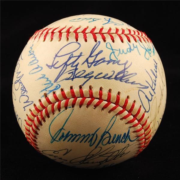 Baseball Autographs - Hall of Fame Signed Baseball with 22 Signatures including Mantle